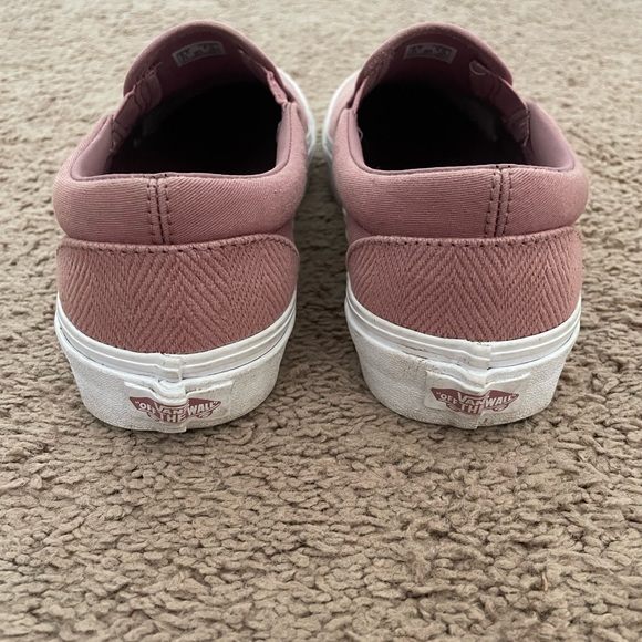 Vans - Picture 2 of 5